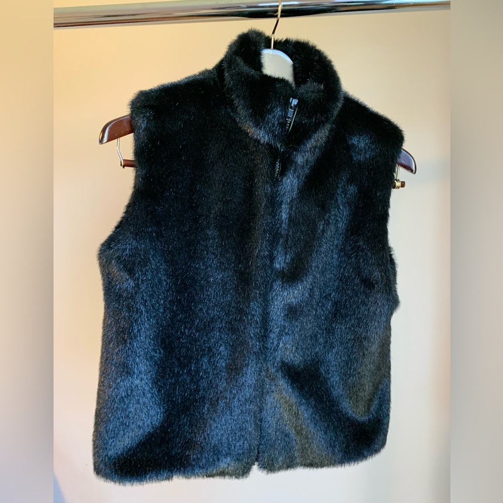 Cejon Black Faux Fur Vest (size S)